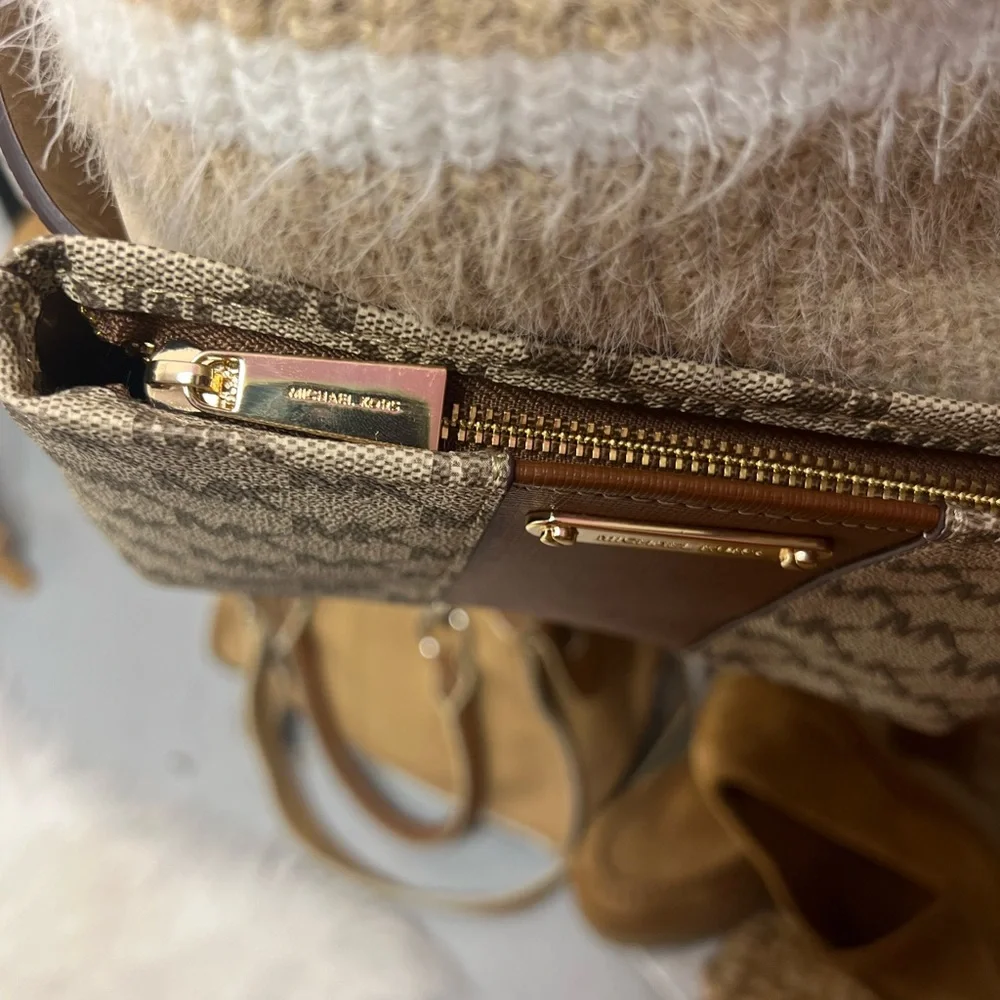 💟 Michael Kors Crossbody | Belt Bag | NWOT - Picture 2 of 9